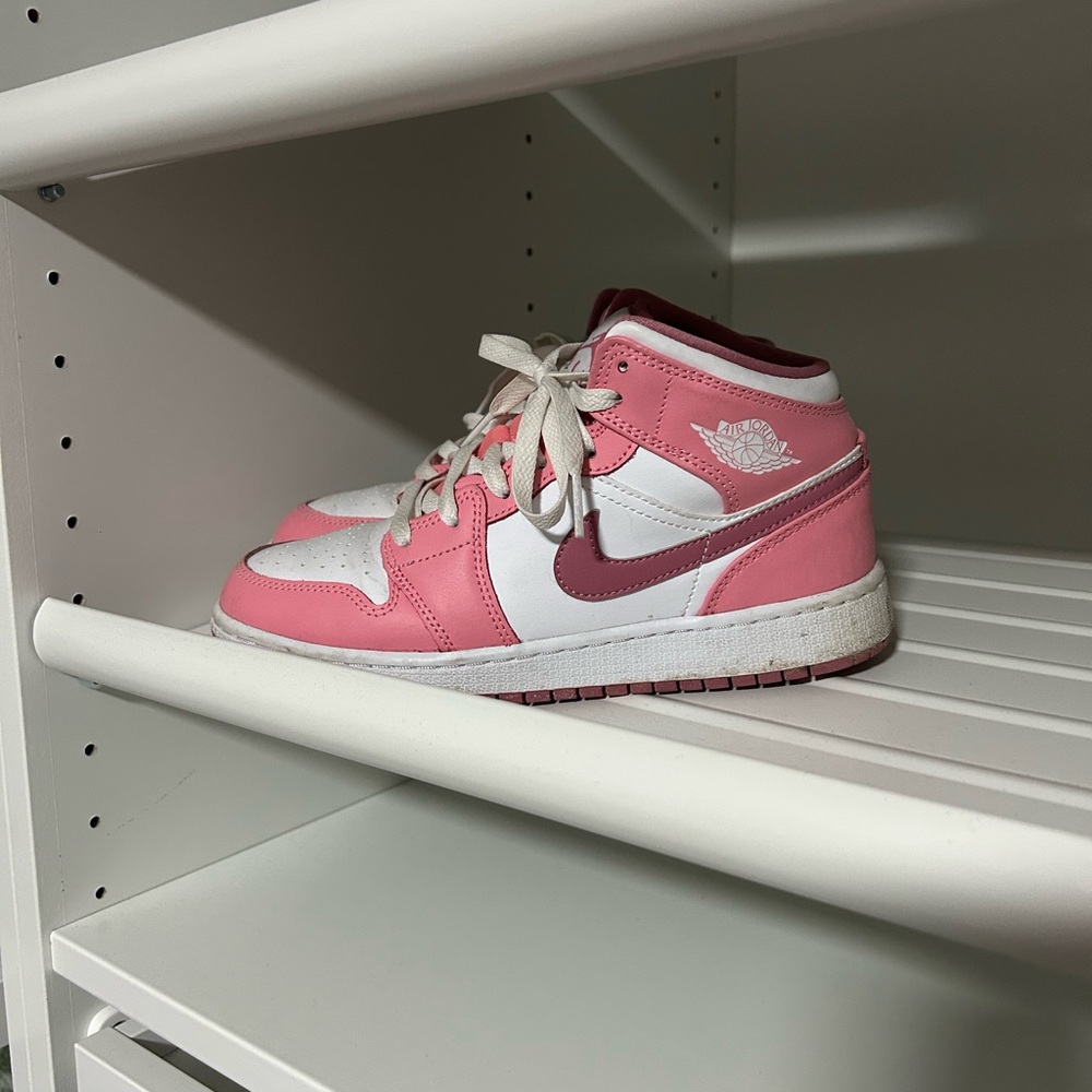 Nike Jordan 1 Pink and White Kids High-Top Sneakers